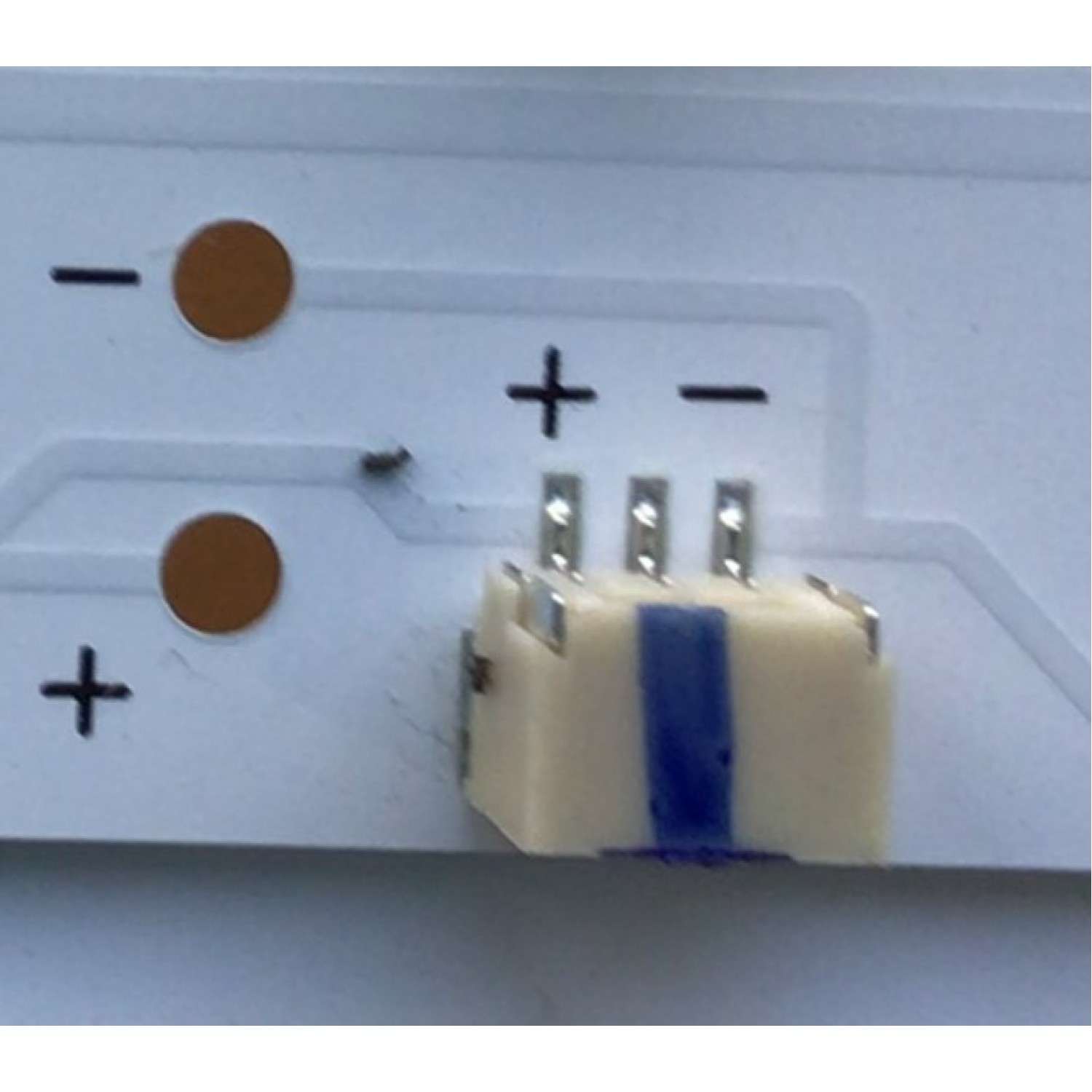 KIT DE LEDS PARA TV JVC (3 PZ) / NUMERO DE PARTE 4708K43WDD-A1117N01 / K430WDD1 A1 / 113X08-430D1021 / TD-220331-3220B833 / TSDL4700RA0 / PANEL 43FSATC-224H4099-01483E / MODELO SI43FRF - Imagen 5